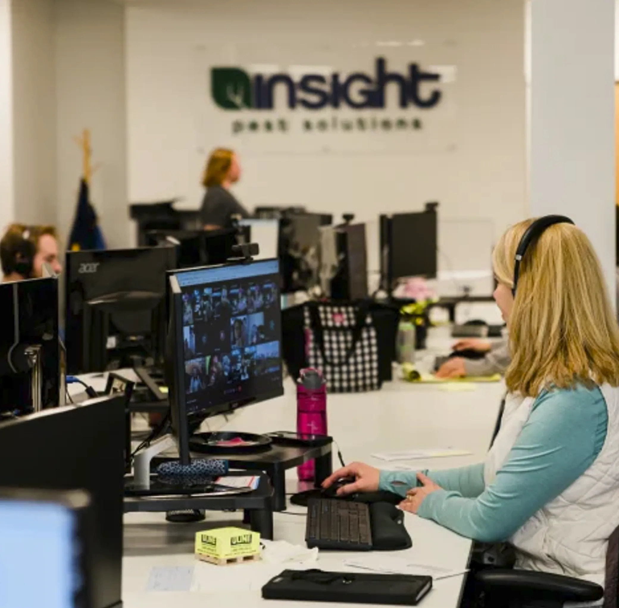 Technicien d'Insight Pest Solutions au travail